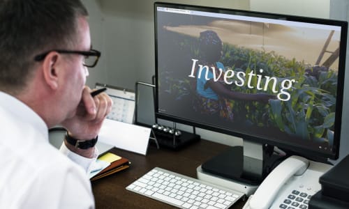 Marketing for Professional Services Case Study: Capstone Asset Management